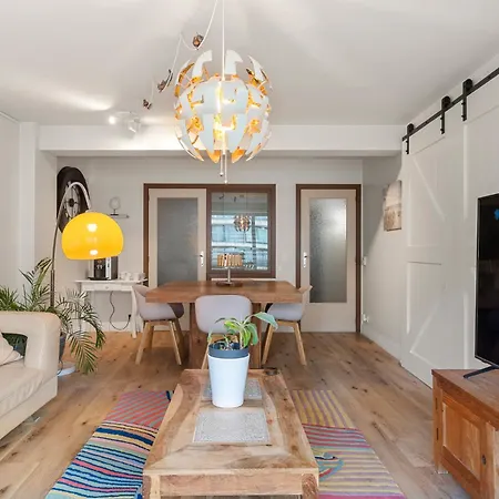 Sharp-vacations Apartman *